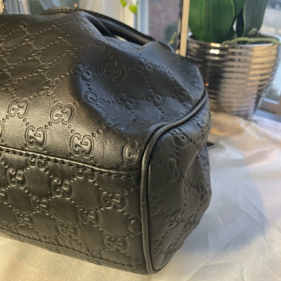 Gucci Black Leather Sukey Handbag - Picture 8 of 16